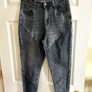 Women’s SHEIN size OXL curve skinny black jeans.